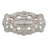 AN ART DECO DIAMOND PLAQUE BROOCH