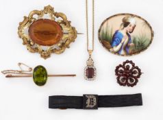 A GROUP OF 19TH CENTURY JEWELLERY