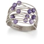 A 14 CARAT WHITE GOLD AMETHYST RING