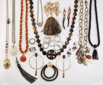 A SMALL QUANTITY OF DESIGNER COSTUME JEWELLERY