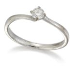 AN 18 CARAT WHITE GOLD SOLITAIRE DIAMOND RING