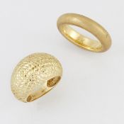 A 9 CARAT GOLD FACETED RING AND A RING, OR SCARF RING