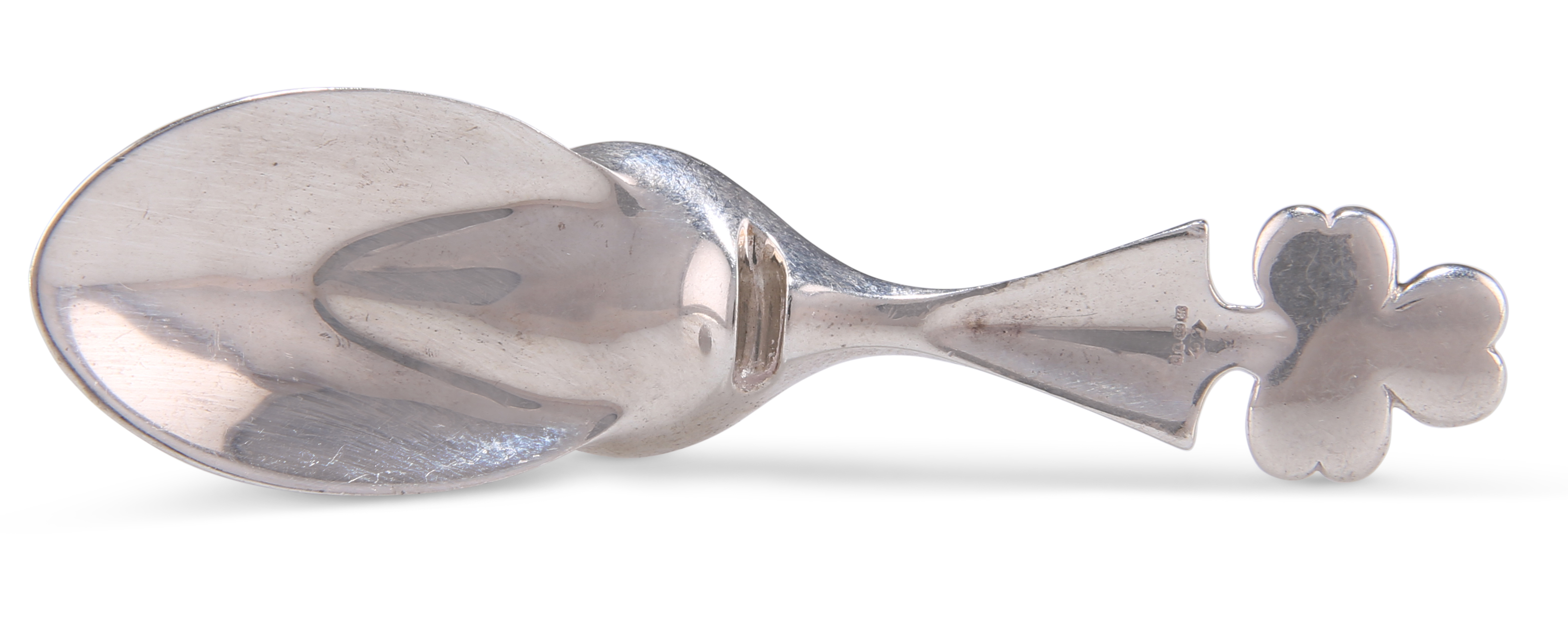 AN ELIZABETH II SILVER CADDY SPOON