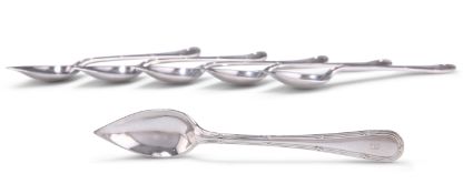 A SET OF SIX GEORGE V SILVER GRAPEFRUIT SPOONS