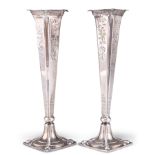 A PAIR OF EDWARDIAN SILVER FLOWER VASES