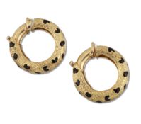 KUTCHINSKY - A PAIR OF 18 CARAT GOLD AND ENAMEL HOOP CLIP EARRINGS