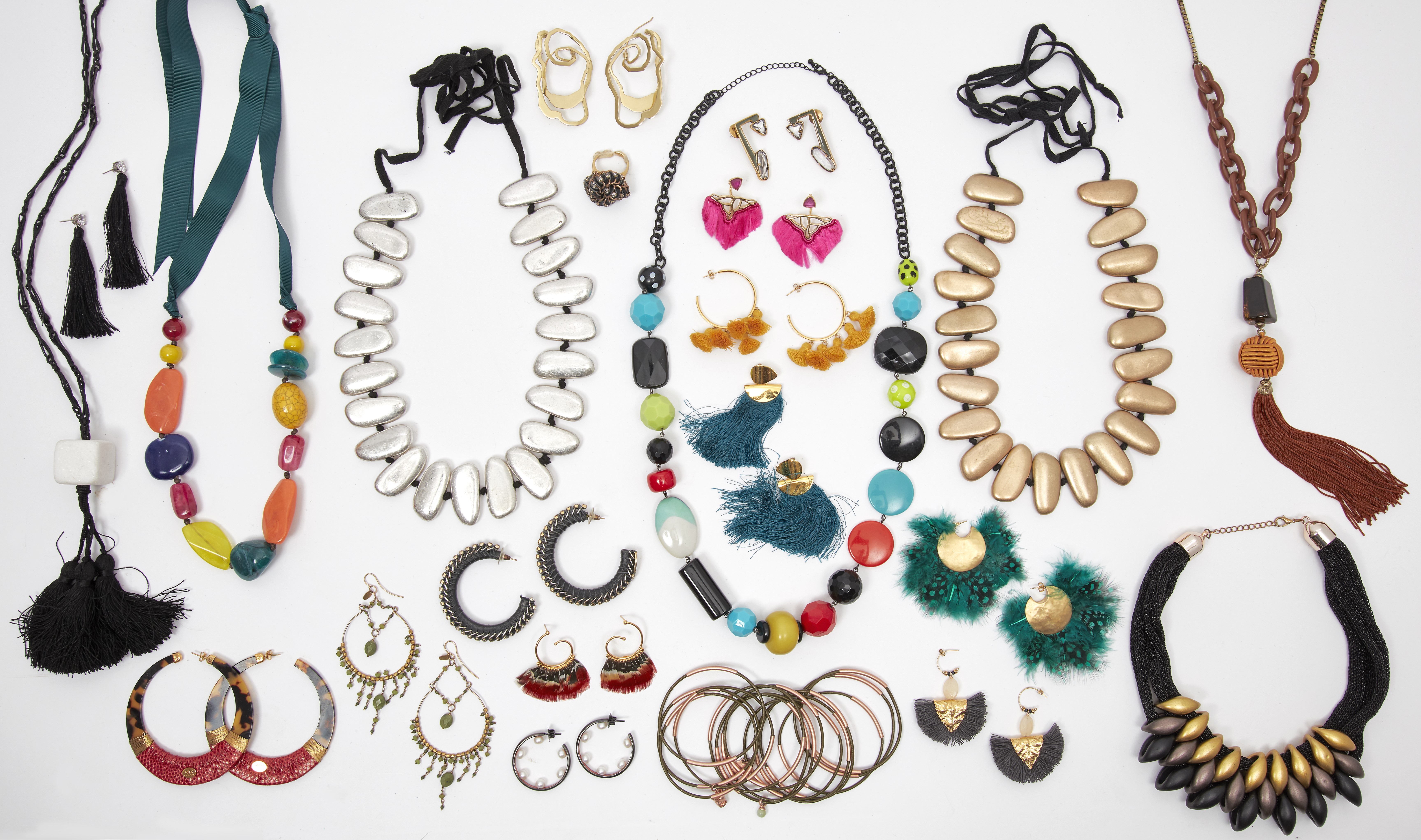 A QUANTITY OF DESIGNER AND OTHER COSTUME JEWELLERY