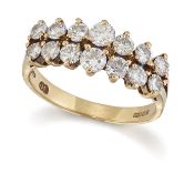 AN 18 CARAT GOLD DIAMOND RING