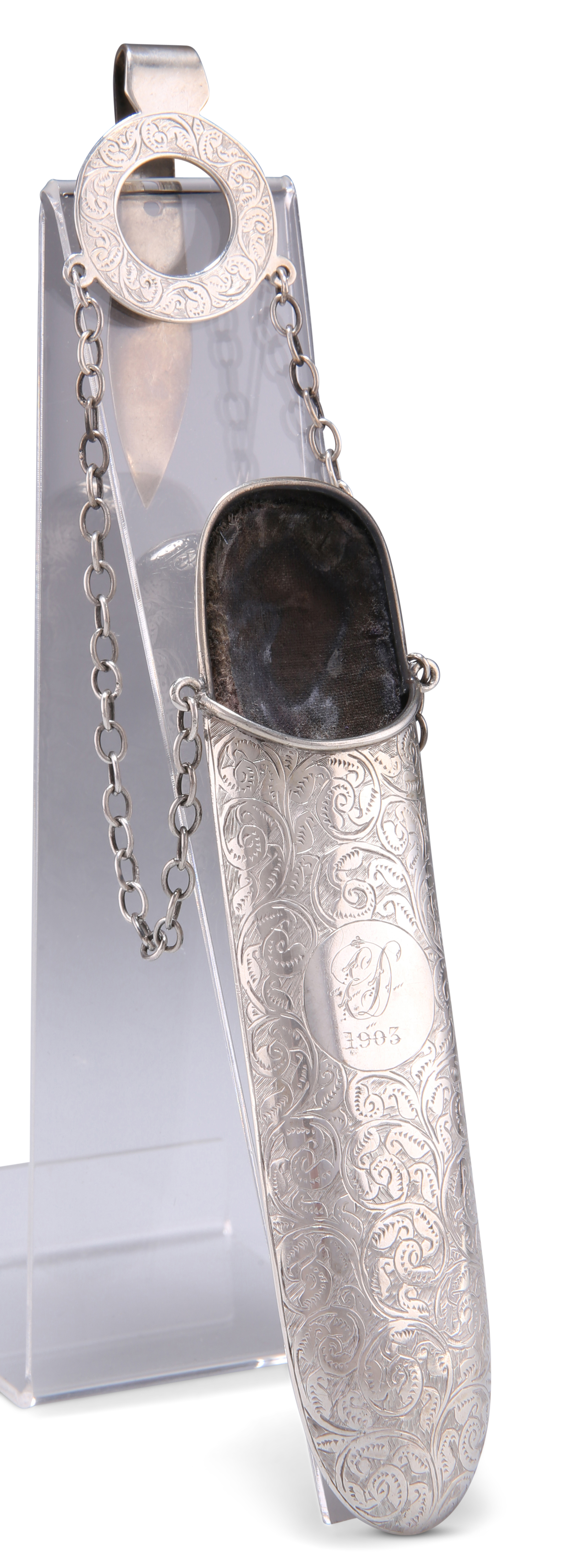 A LATE VICTORIAN SILVER CHATELAINE SPECTACLES CASE