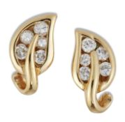 A PAIR OF DIAMOND STUD EARRINGS