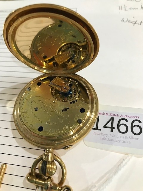 AN 18 CARAT GOLD HUNTER POCKET WATCH AND CHAIN - Image 10 of 11