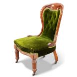A VICTORIAN MAHOGANY AND UPHOLSTERED SPOON-BACK CHAIR