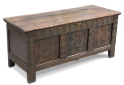 AN OAK COFFER, LATE 17TH/EARLY 18TH CENTURY