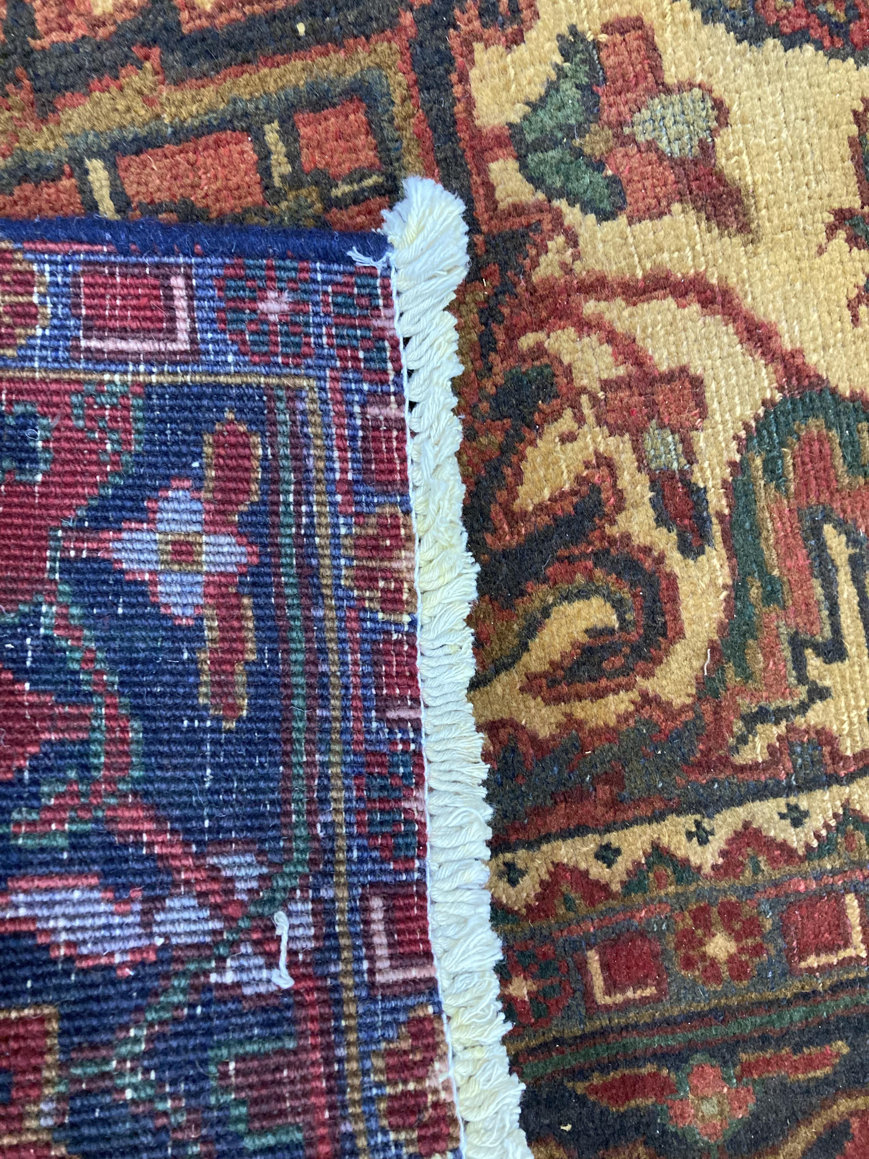 A PERSIAN HERIZ CARPET - Bild 5 aus 7