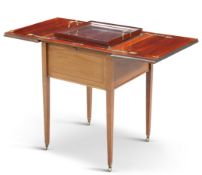 AN EDWARDIAN INLAID MAHOGANY DRINKS TABLE