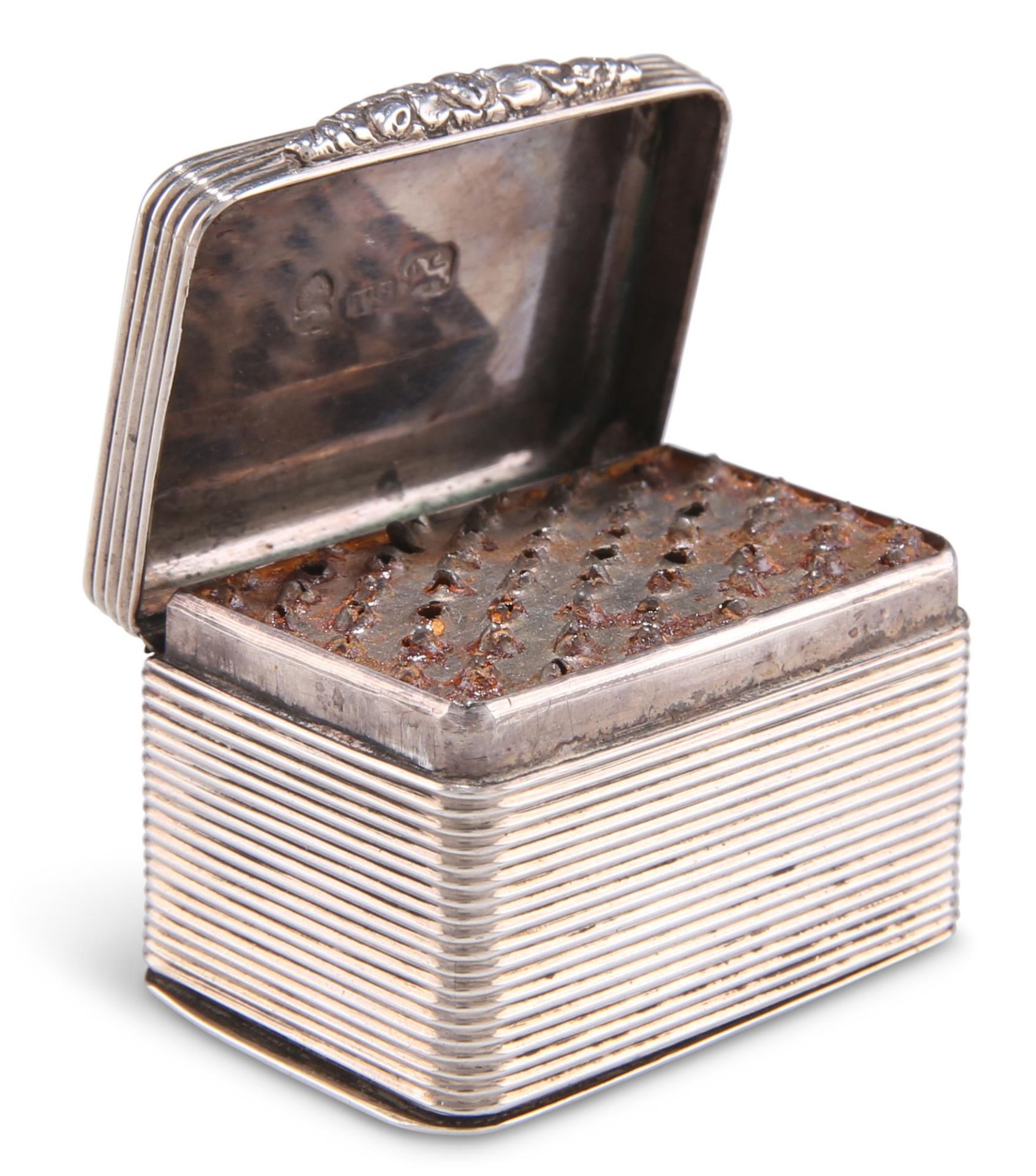A GEORGE IV SILVER NUTMEG GRATER