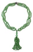 A JADE BEAD NECKLACE, WITH A DIAMOND CLASP