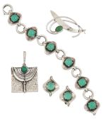 A GROUP OF SILVER CHRYSOPRASE JEWELLERY