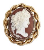 A VICTORIAN SHELL CAMEO BROOCH