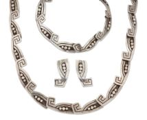 LOS BALLESTEROS – A MEXICAN SILVER NECKLACE, BRACELET AND EARRING SET, CIRCA 1950S