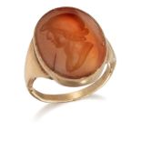 A 19TH CENTURY AGATE INTAGLIO RING