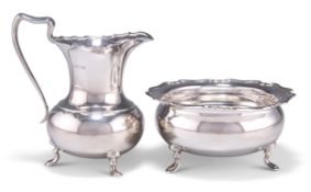 A GEORGE V SILVER SUGAR BOWL AND CREAM JUG