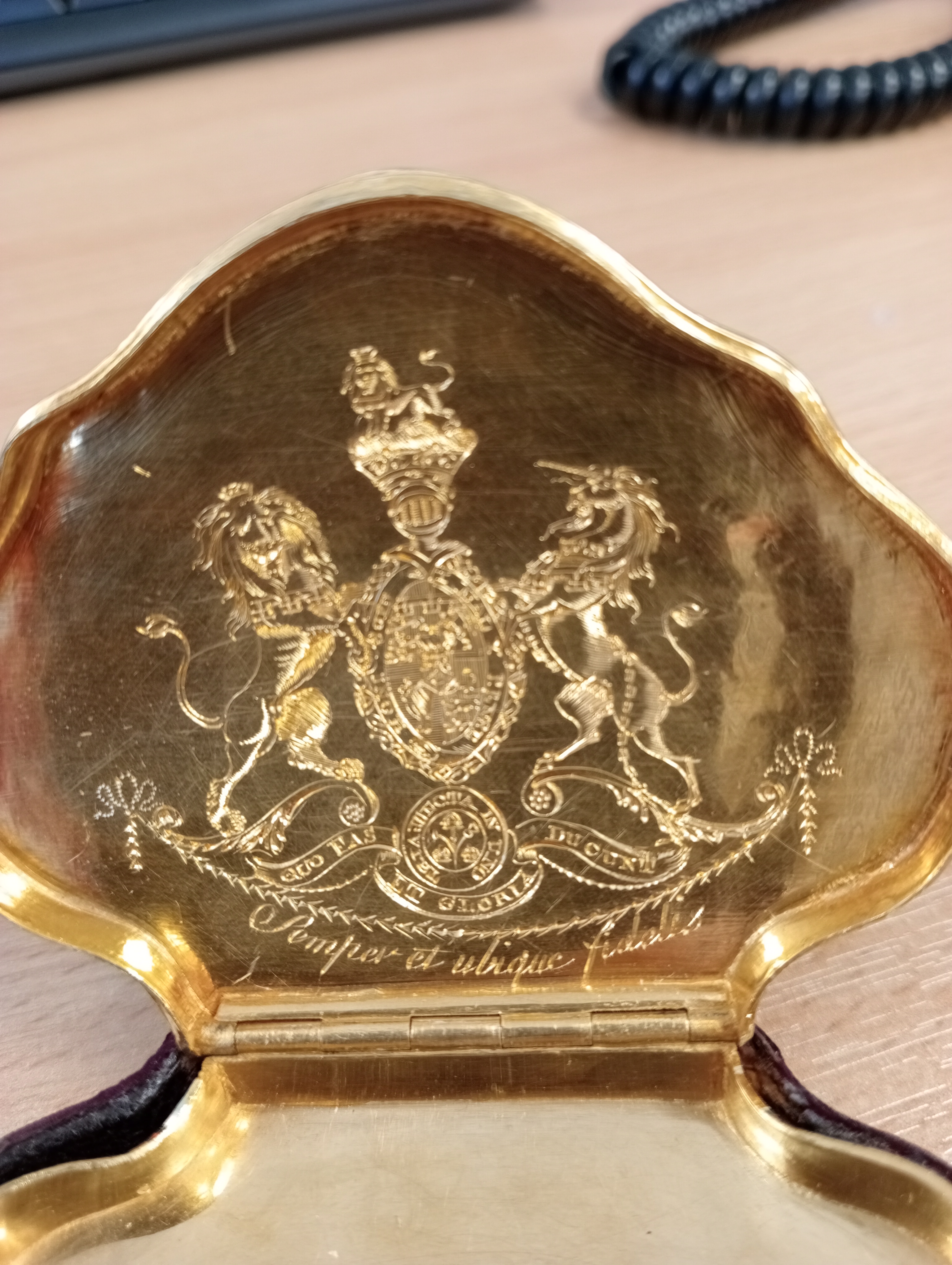 A GEORGE II GOLD SNUFF BOX, APPARENTLY UNMARKED, CIRCA 1740 - Image 3 of 4
