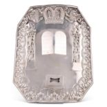 JUDAICA: A GEORGE V SILVER TORAH BREASTPLATE