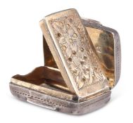 AN EARLY VICTORIAN SMALL SILVER VINAIGRETTE