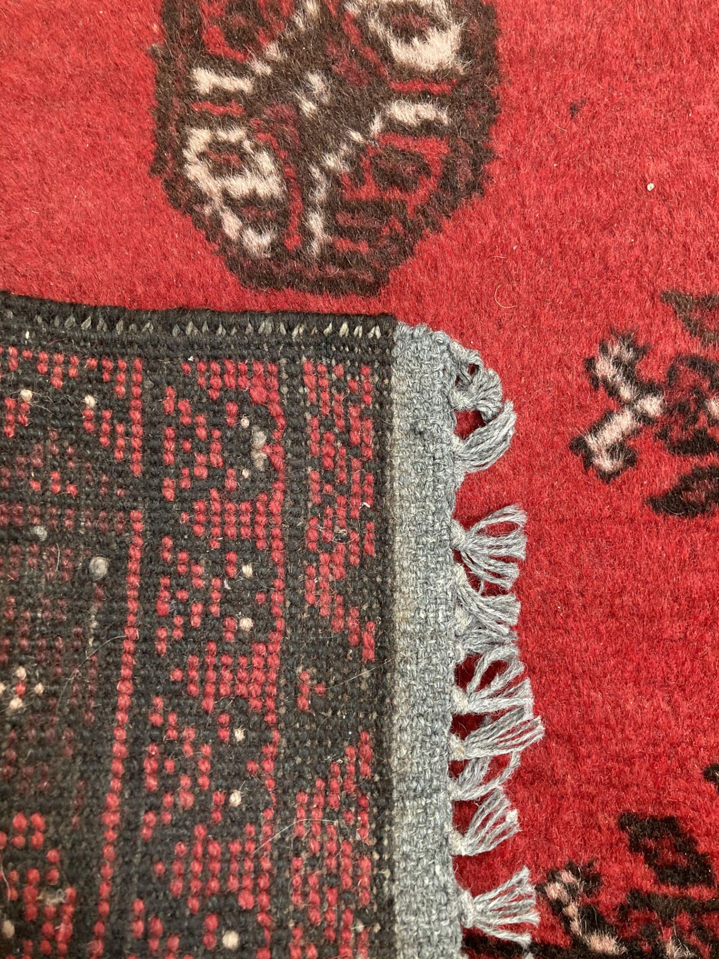 FIVE VARIOUS SMALL RUGS - Image 18 of 18