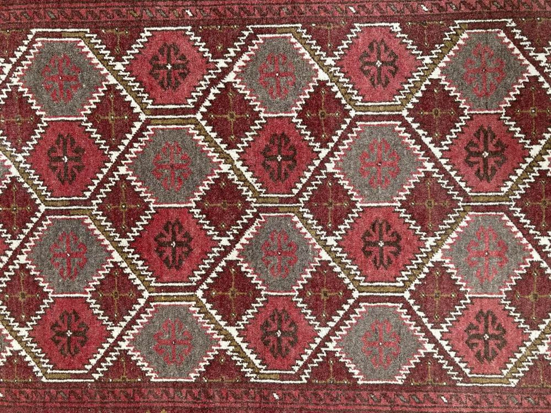 FIVE VARIOUS SMALL RUGS - Image 4 of 18