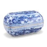 A CHINESE BLUE AND WHITE PORCELAIN SMALL CYLINDRICAL BOX AND COVER