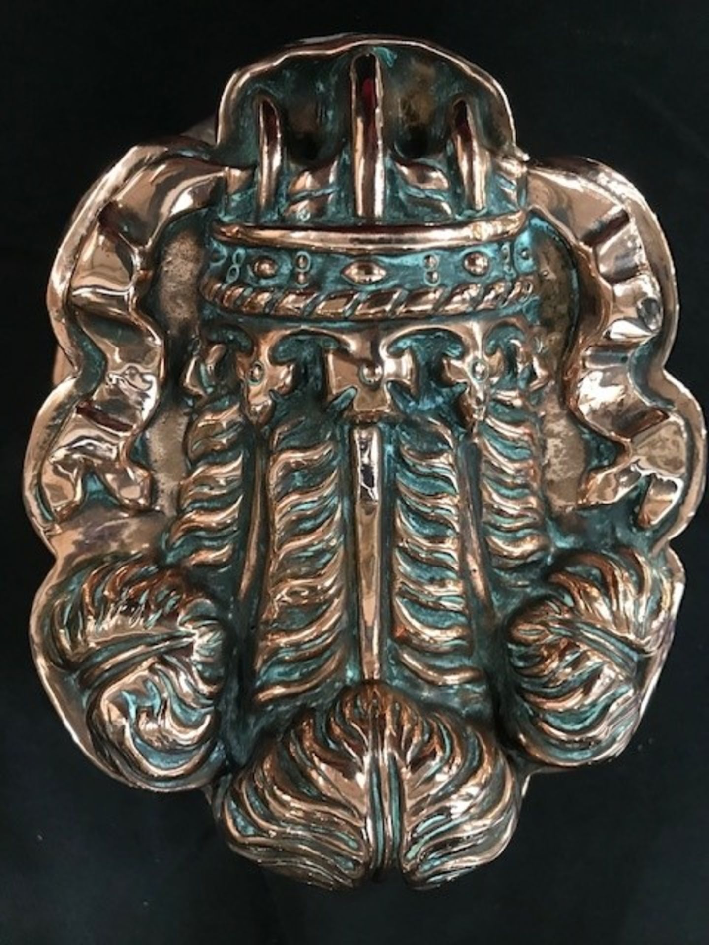 A VICTORIAN 'PRINCE OF WALES FEATHERS' COPPER JELLY MOULD - Image 2 of 11