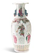 A LARGE 19TH CENTURY CHINESE FAMILLE ROSE VASE