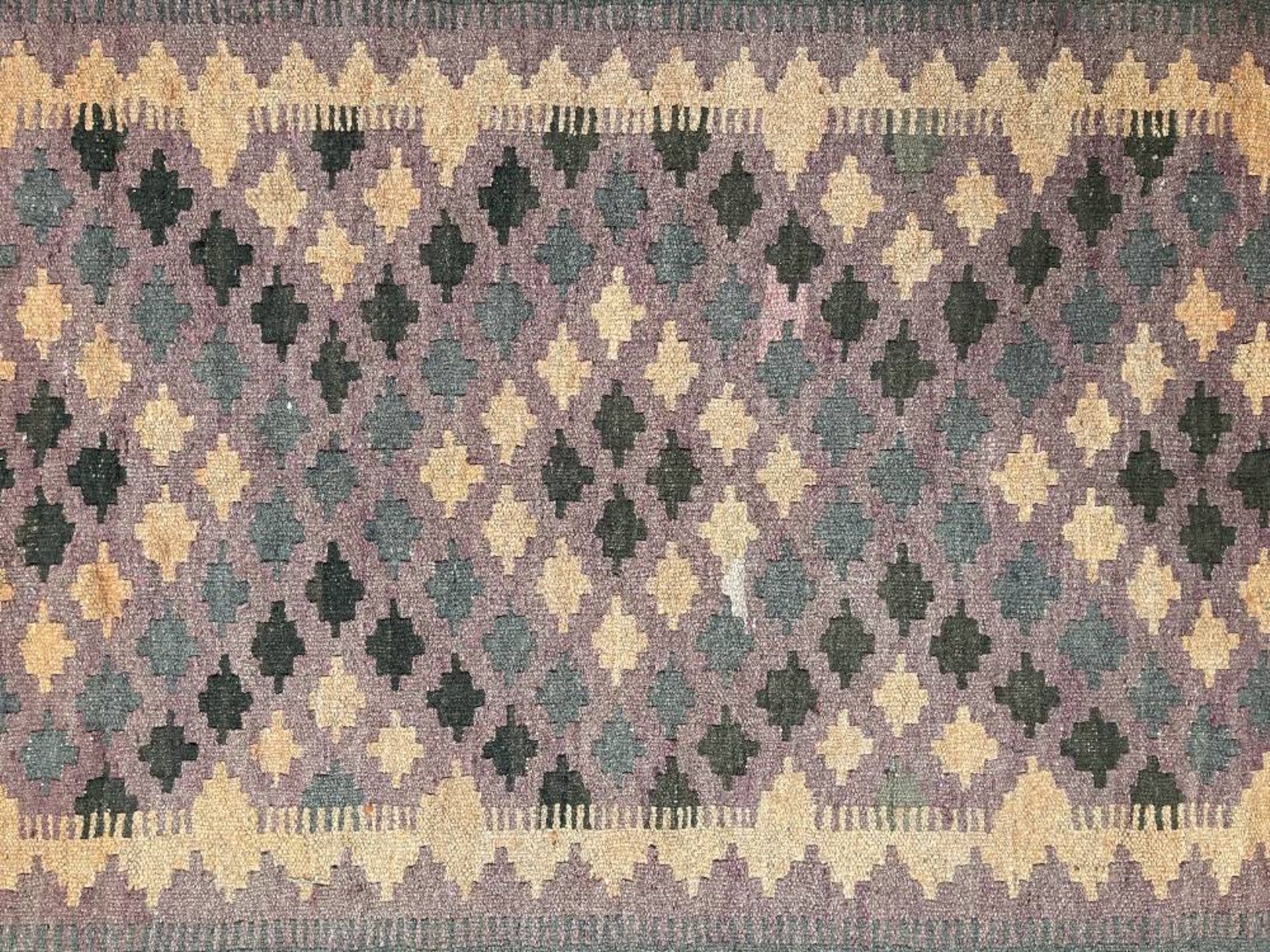 FIVE VARIOUS SMALL RUGS - Image 10 of 18