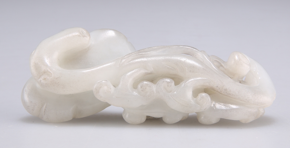 A CHINESE JADE MONKEY AND LINGZHI GROUP - Image 2 of 2