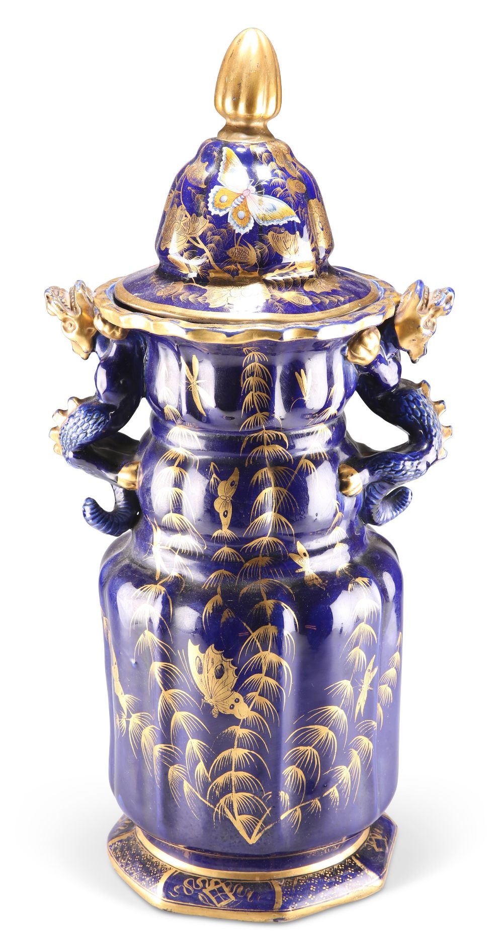 A LARGE ENGLISH IRONSTONE VASE AND COVER, CIRCA 1820