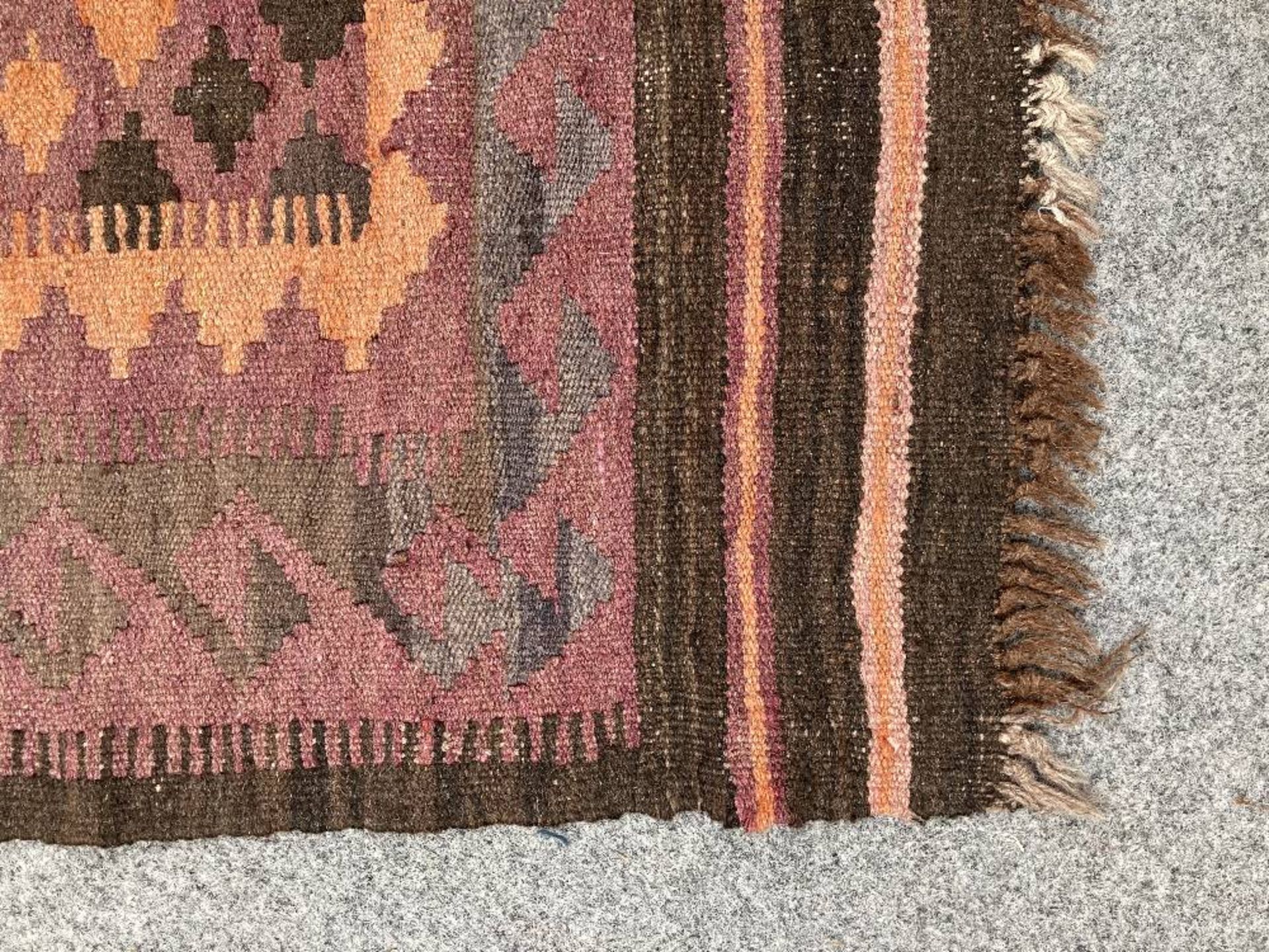 FIVE VARIOUS SMALL RUGS - Image 11 of 18