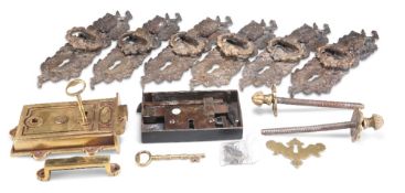 A GROUP OF 19TH AND 20TH CENTURY DOOR FURNITURE