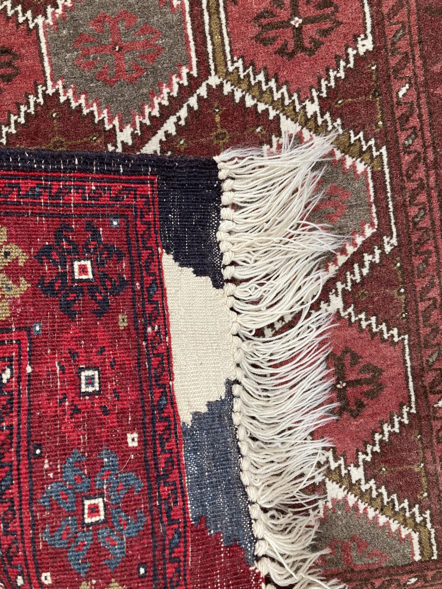 FIVE VARIOUS SMALL RUGS - Image 6 of 18
