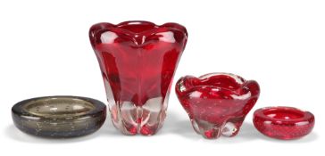 FOUR PIECES OF WILLIAM WILSON WHITEFRIARS ART GLASS