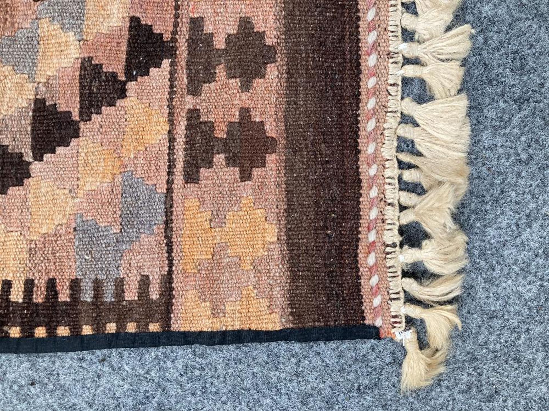 FIVE VARIOUS SMALL RUGS - Image 8 of 18