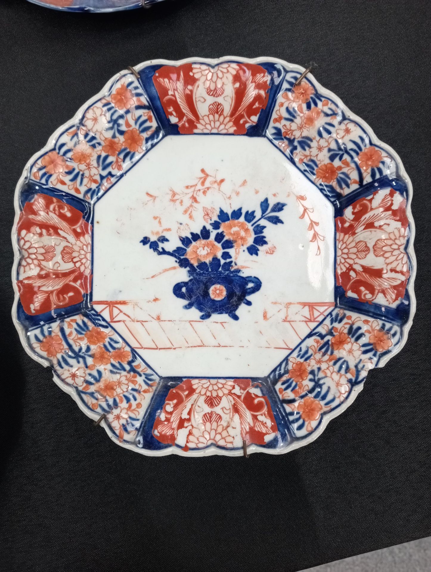 SEVEN JAPANESE IMARI PLATES - Bild 2 aus 8