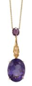 AN AMETHYST PENDANT NECKLACE