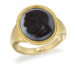 A HEAVY SARDONYX CAMEO RING