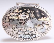 AN EARLY 18TH CENTURY TORTOISESHELL, SILVER AND ABALONE SNUFF BO