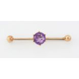 AN AMETHYST BAR BROOCH