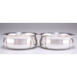 A PAIR OF GEORGE V SILVER BOWLS