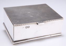 A LATE VICTORIAN HEAVY SILVER SANDWICH BOX