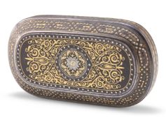 A RARE SPANISH TOLEDO, GOLD, SILVER AND DAMASCENED SNUFF BOX, 18TH CENTURY